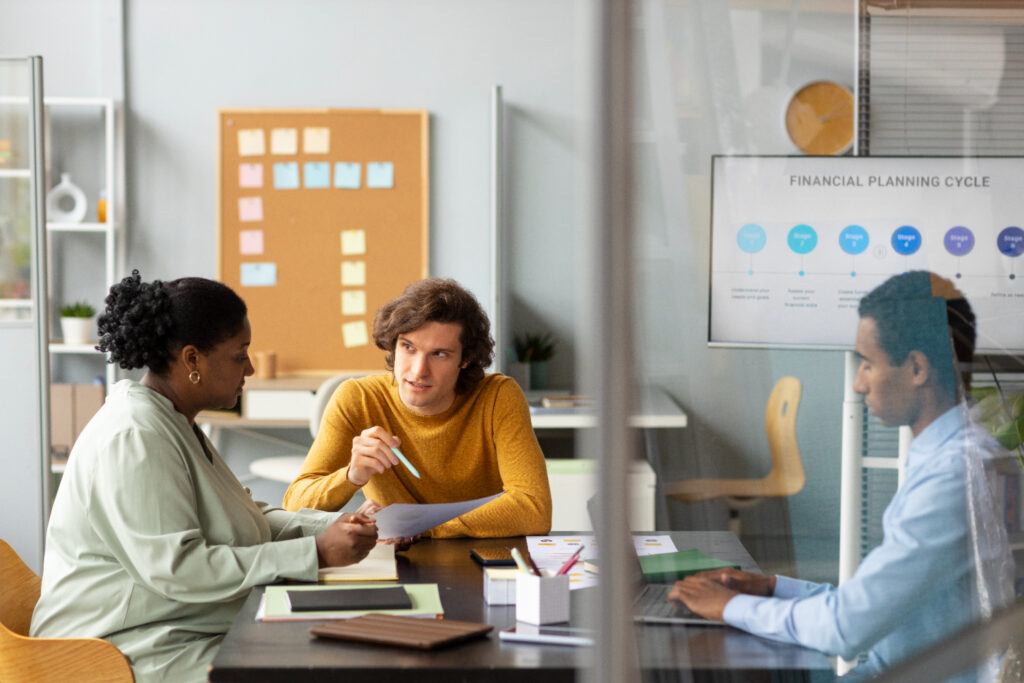 Como subir de cargo no trabalho? 3 feedbacks no ambiente de trabalho